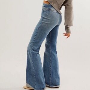 Free People We The Free Curvy Wild Honey Flare Stretch Denim Jeans Blue‎ Sz 29S